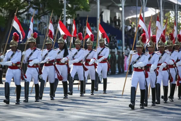 Cerca de 30 mil pessoas participam do Desfile de 7 de Setembro